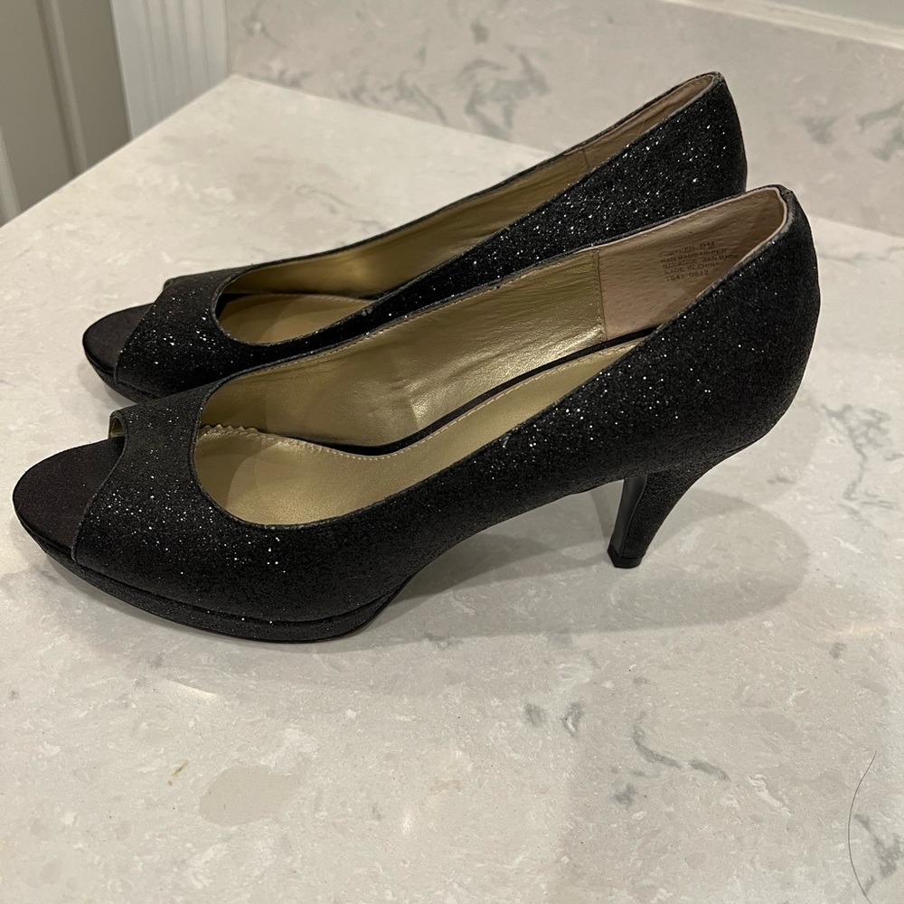 Bandolino sparkly black peep toe platform heels